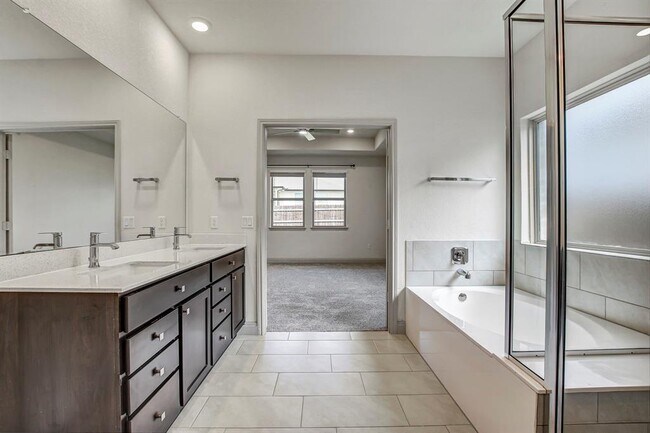 Building Photo - 18012 Stefano Dr
