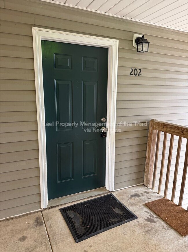 Building Photo - 200 Rural Hall-Germanton Rd