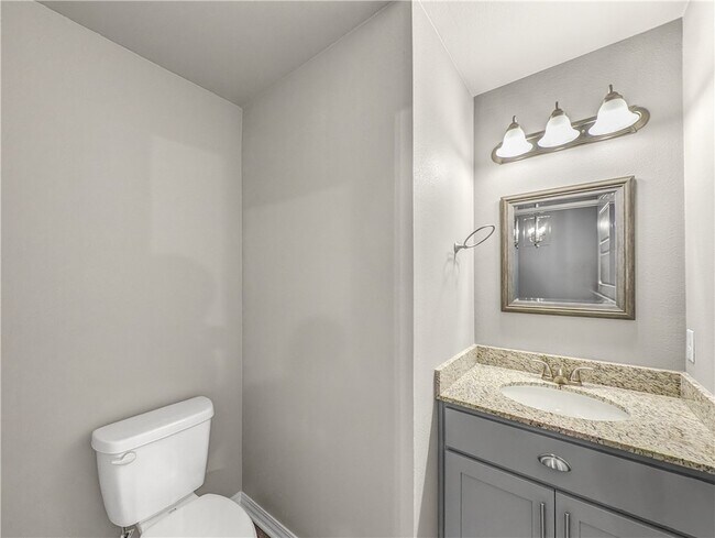 Building Photo - 195 E 2nd St