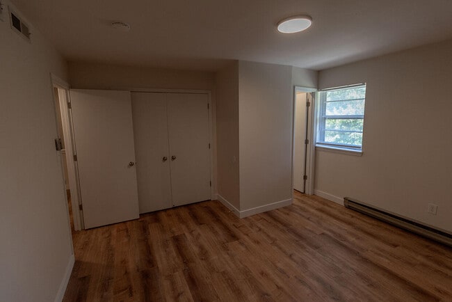 Building Photo - 3310 Belle Meade Dr