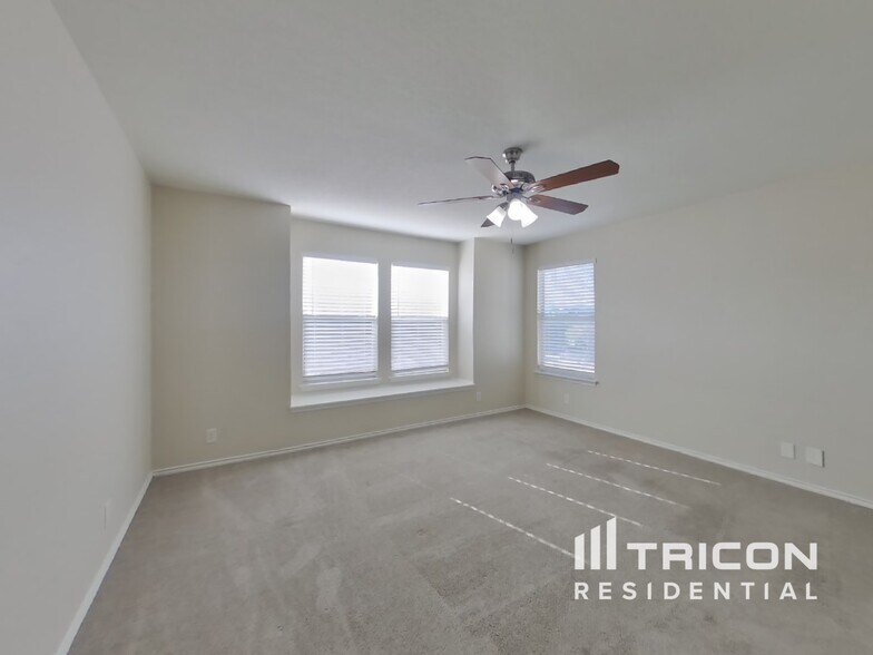 Building Photo - 8115 Thicket Pass