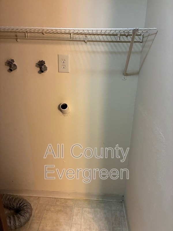 Building Photo - 987 26th Pl NE