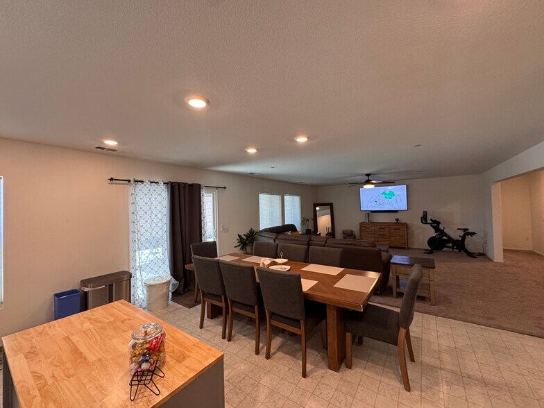 Building Photo - 15659 Whispering Creek Way