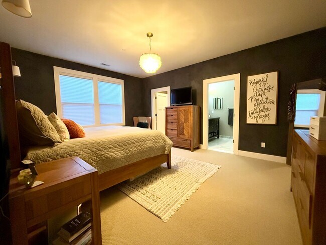 Building Photo - 251 San Pedro Ave