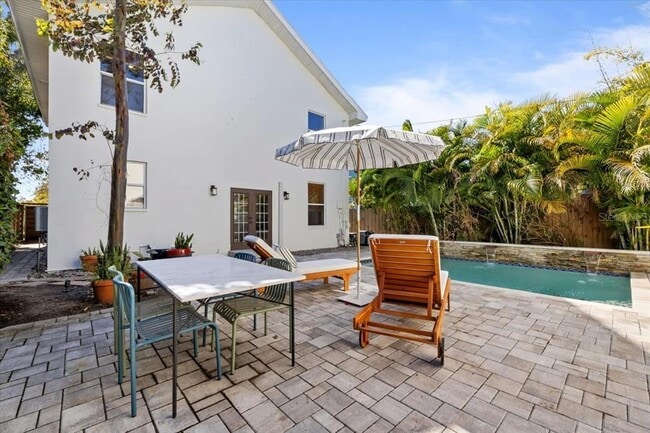 Building Photo - 2327 4th Ave N