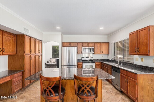 Building Photo - 3706 N Wintergreen Way