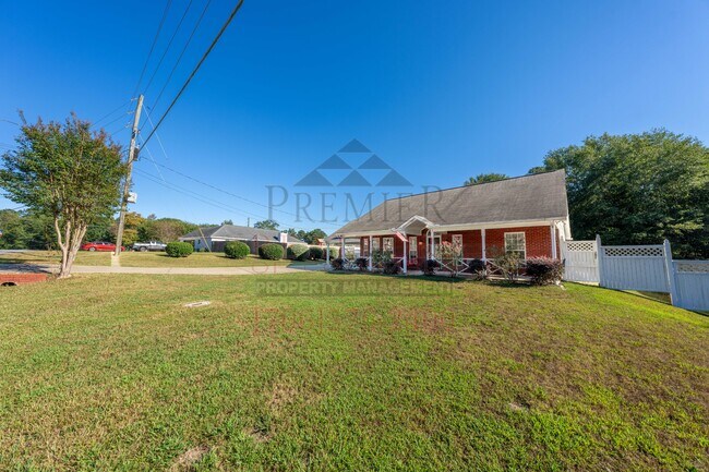 Building Photo - 393 Lee Rd 554