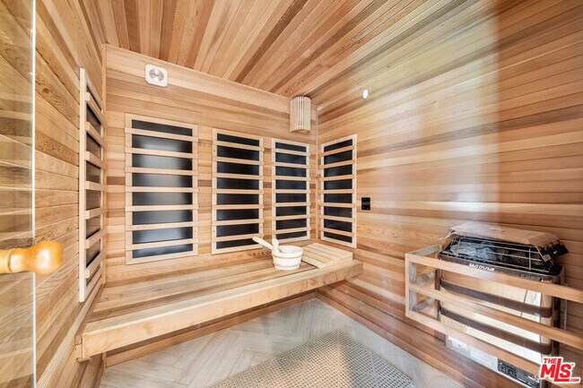 Building Photo - 12001 Crest Ct