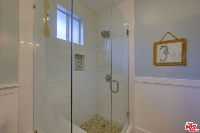 Building Photo - 1328 10th St