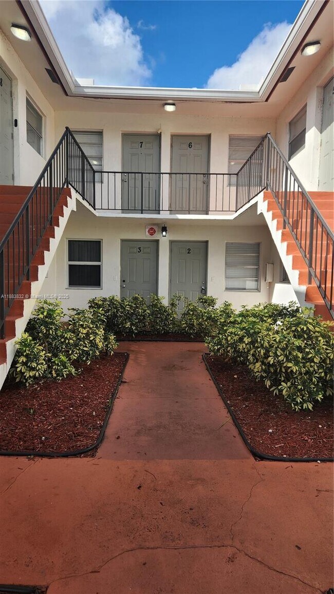 Building Photo - 3090 Coral Springs Dr