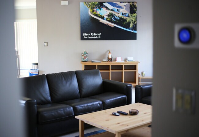 Building Photo - 2164 NE 27th Dr