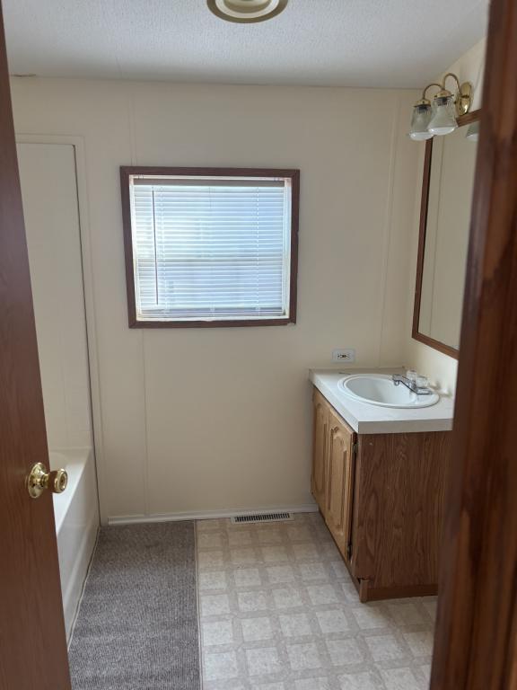 Building Photo - 24054-2M-43 M-43