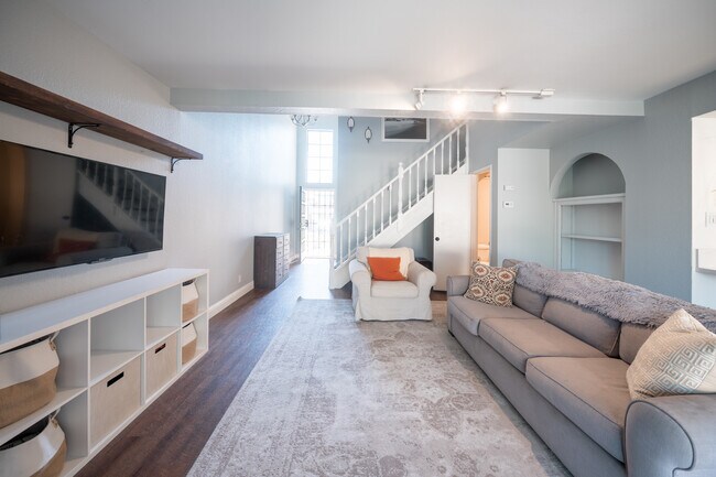 Building Photo - 1808 Cottonwood Ave