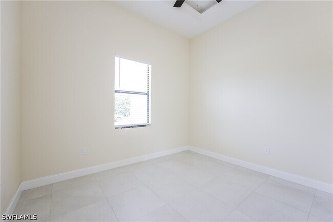 Building Photo - 1125 Capp Ave