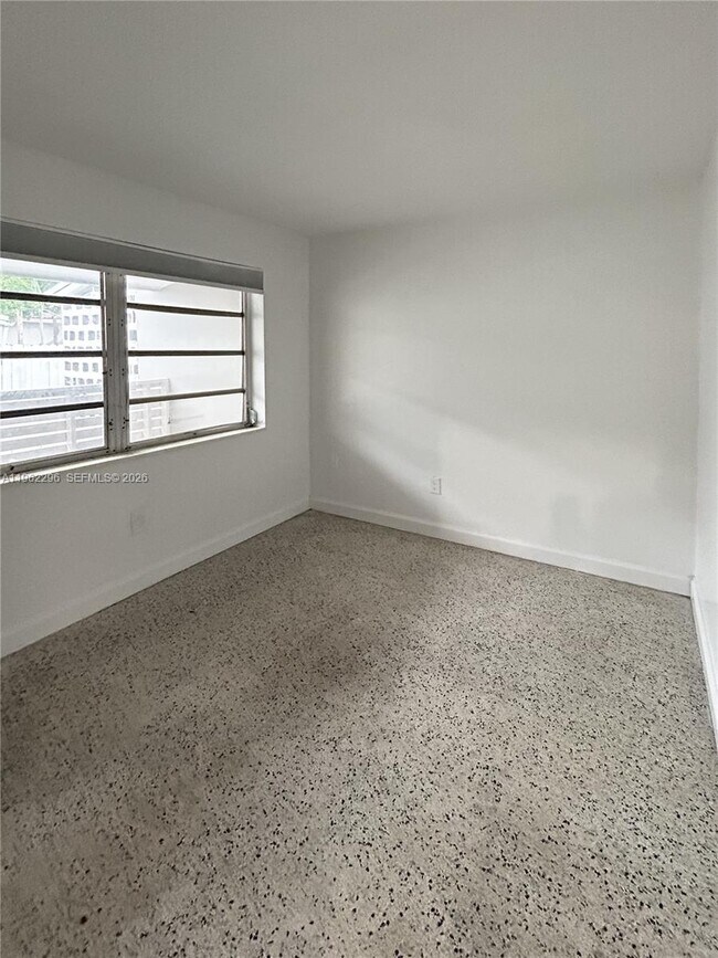 Building Photo - 699 NE 86th St