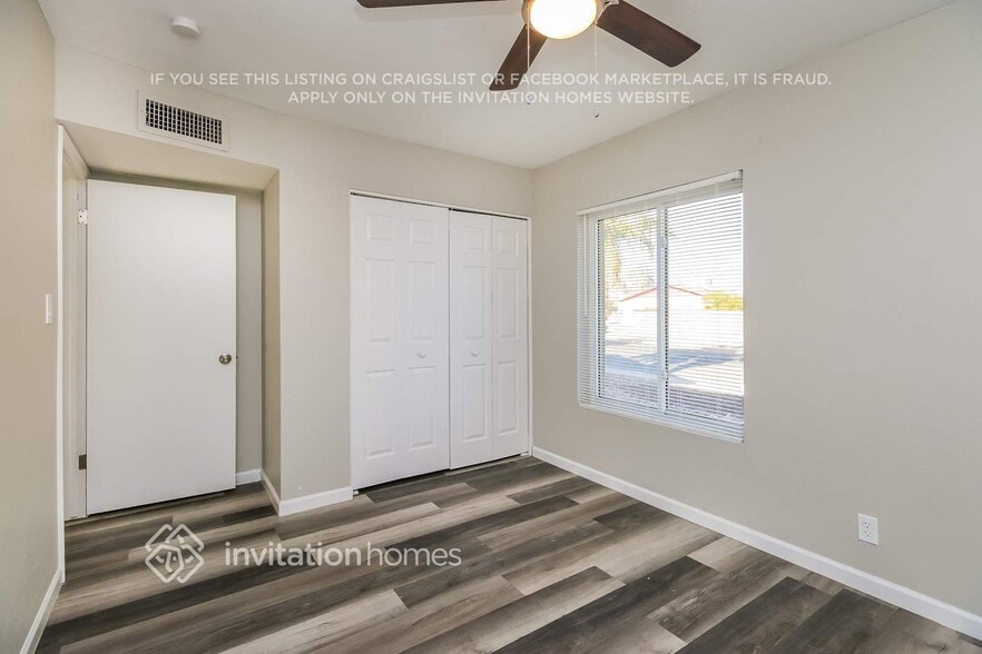 Building Photo - 1123 W Los Lagos Vista Cir