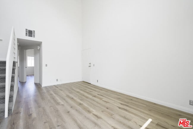 Building Photo - 22705 Del Valle St
