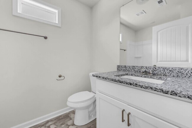 Building Photo - Beautiful 3-bed, 2.5-bath home with a bright, open floor plan.