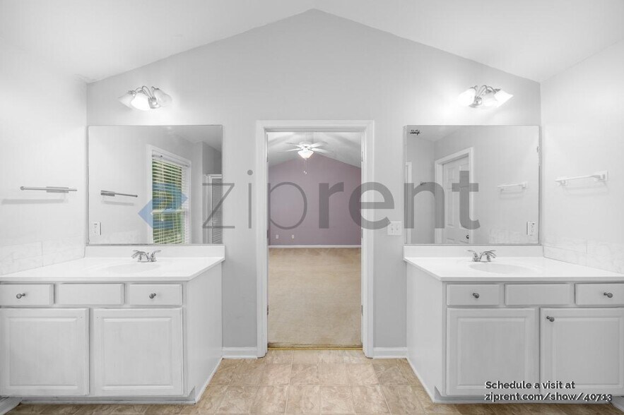 Building Photo - 3296 Sheffield Cir