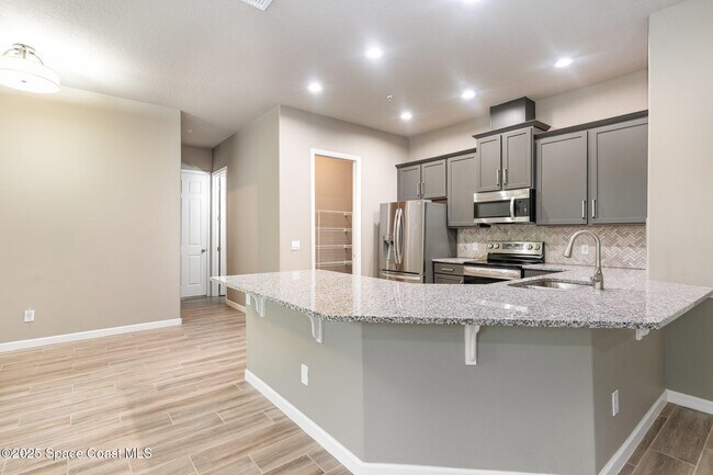 Building Photo - 735 Lanai Cir