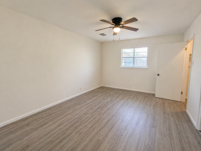 Building Photo - Charming Newly Remodeled 3 bedroom, 2 bath home COMING SOON!