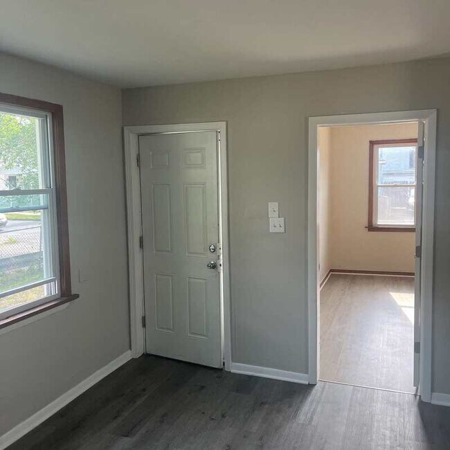 Building Photo - 3233 W 50th St