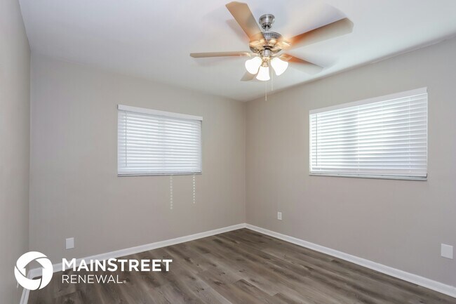 Building Photo - 1301 Farragut Dr N
