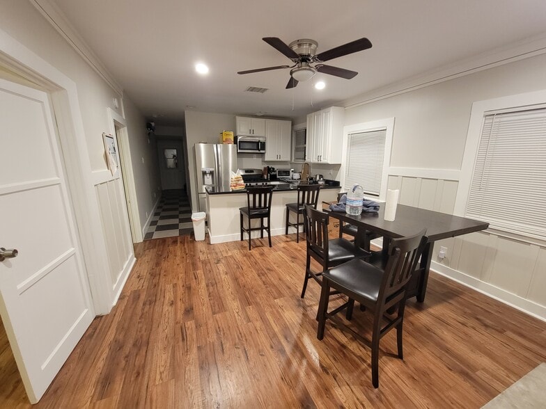 Living room - 3509 Raymond Ave