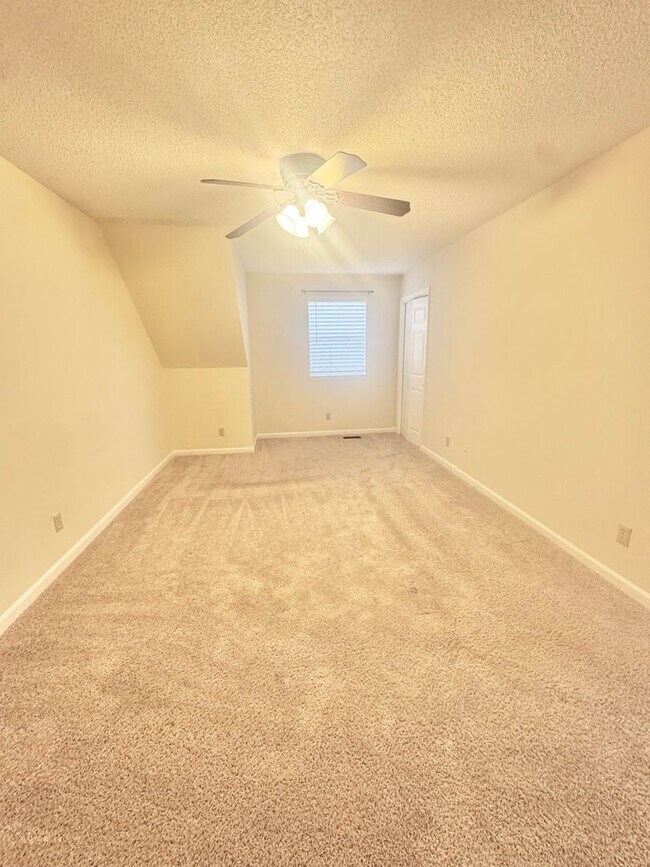 Building Photo - 4 Bedroom Home in Georgetown – Savannah, GA