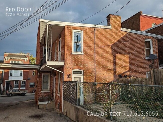 Building Photo - 622 E Market-