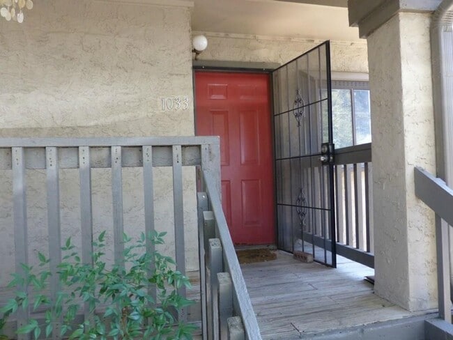 Primary Photo - South Congress Condo Close to Downtown and...