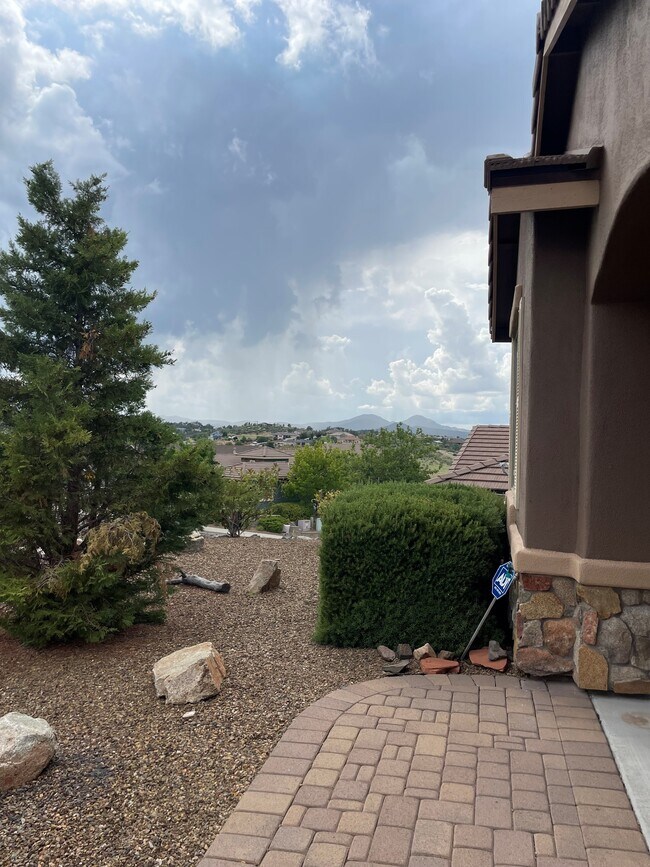 Building Photo - 1611 Cloudstone Dr