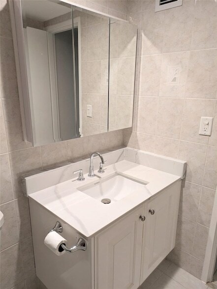 Building Photo - 4250 Galt Ocean Dr