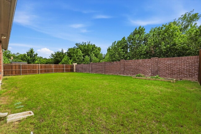Building Photo - 5 bedrooms, 3.5 bathrooms home in the cozy neighborhood of McKinney