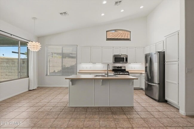 Building Photo - 6422 E Blanche Dr