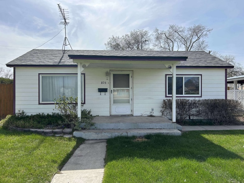 Primary Photo - 805 7th Ave N