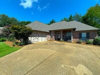 Building Photo - 120 Marion Dr