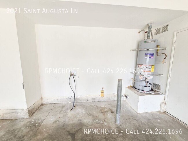 Building Photo - 2021 St Augusta Ln
