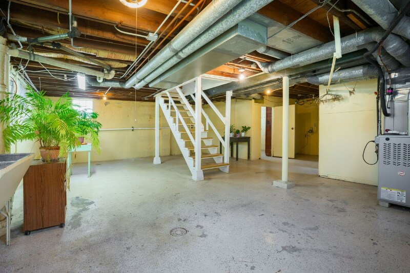 Building Photo - 7416 Van Buren Ave