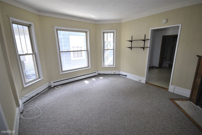 Building Photo - 1 br, 1 bath Apartment - 618 Packard #1 -