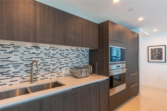 Building Photo - 1150 102nd St