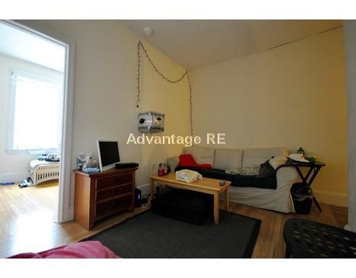 Building Photo - 74 Egmont St