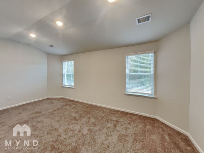 Building Photo - 32 Brown Thrasher Ct
