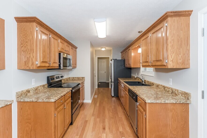Building Photo - 165 Brookview Cir