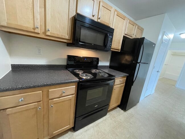 Building Photo - 100 Sentinel Court