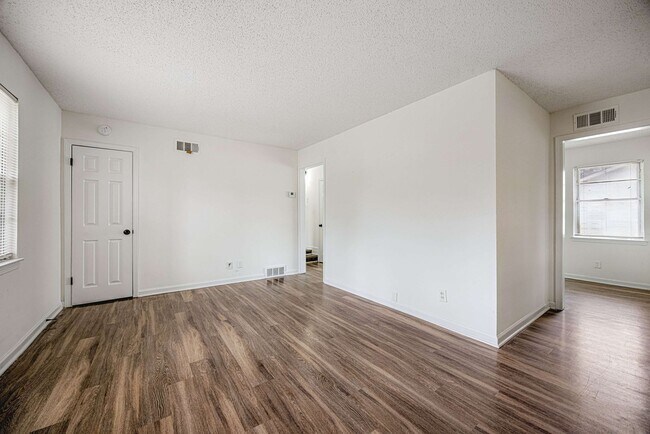 Building Photo - 5450 Loch Lomond Rd