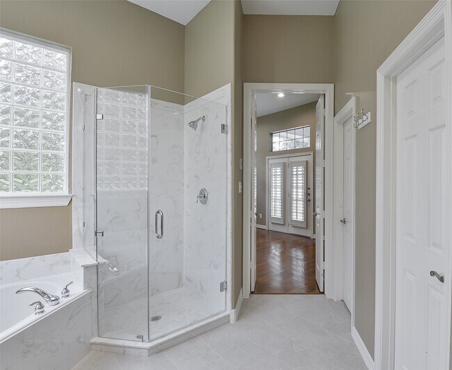 Building Photo - 3960 Farm to Market 1960 Rd E