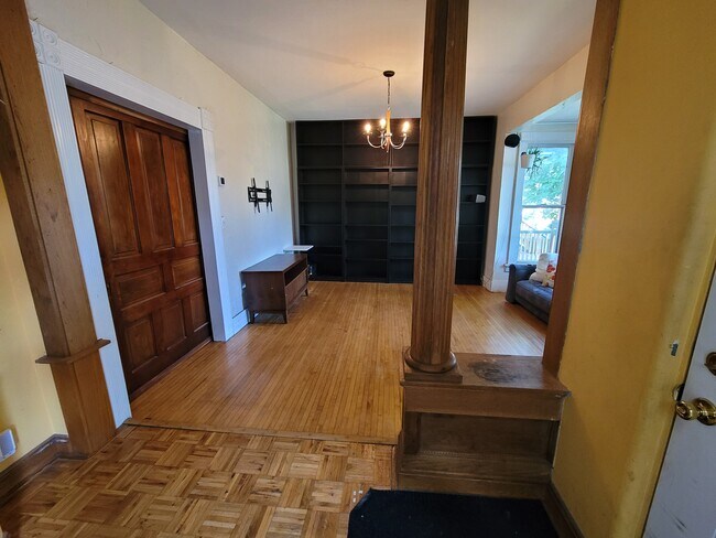 Building Photo - 1312 Jenifer St