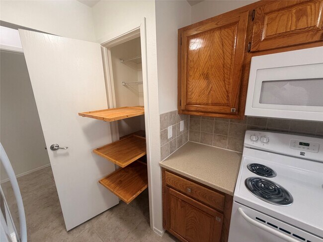 Building Photo - 3214 Big Spruce Dr