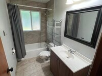 Building Photo - 11828 Monroe Cir NE